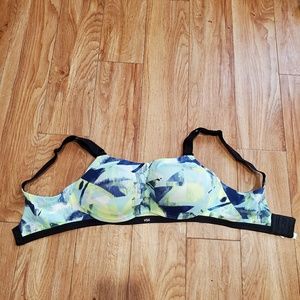 Victoria Secret Sports Bra 34D